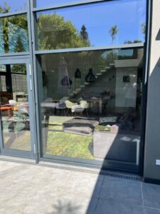 Neue Verglasung Kellerfenster